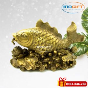 Linh vật phong thủy cá chép mạ vàng