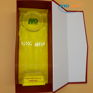 Biểu trưng pha lê vinh danh cá nhân công ty Minh Dũng