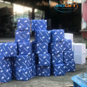 Cốc sứ trắng Bát Tràng in logo công ty Vinaphone