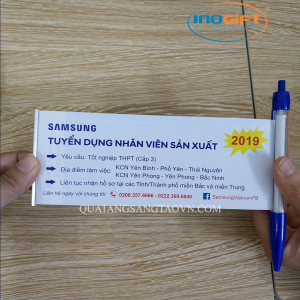 Bút bi banner chứa nội dung tuyển dụng của công ty Sam Sung