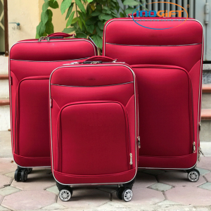Vali du lịch giúp di chuyển dễ dàng và chứa đựng được nhiều vật dụng hơn