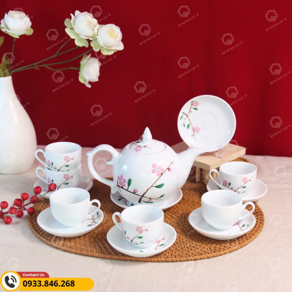 Ấm chén Bát Tràng quà tặng 20/10 cho nhân viên nữ