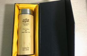 Bình tre giữ nhiệt khắc logo công ty