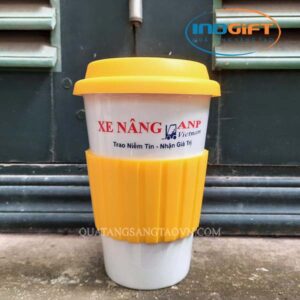 Ca cốc sứ có nắp và bọc silicon chống nóng