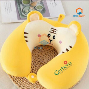 Gối chữ U thêu logo công ty tặng nhân viên