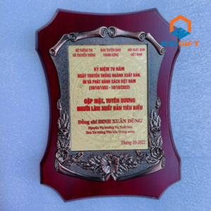 bảng vinh danh gỗ đồng quà tặng đại hội đảng