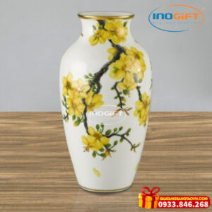 Lọ hoa hình hoa mai