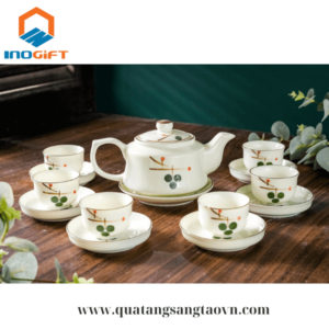 Bộ ấm chén chấm tròn