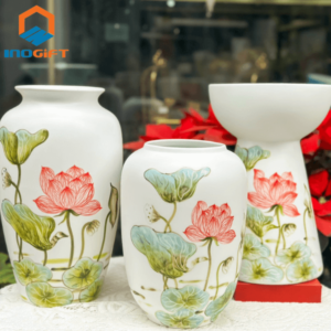 Lọ hoa họa tiết hoa sen hồng tặng đại hội