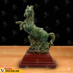 Tượng mã đáo thành công xanh ngọc bích