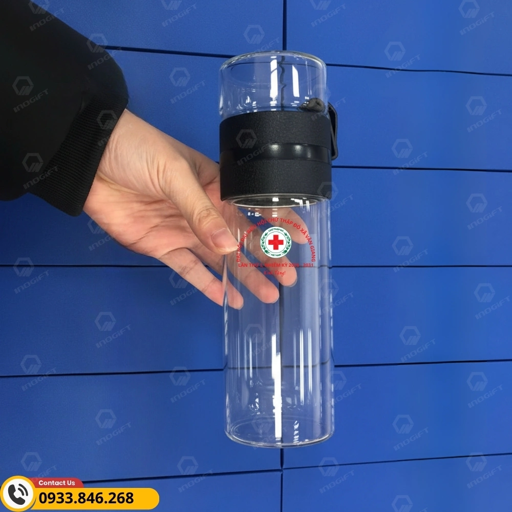 Bình thủy tinh quà tặng đại hội chữ thập đỏ xã Văn Giang