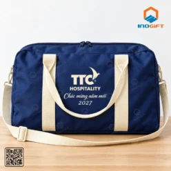 Túi du lịch TTC Hospitality màu xanh in lời chúc Tết 2027